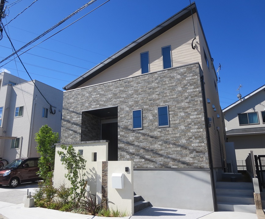 平屋のような2階建ての家