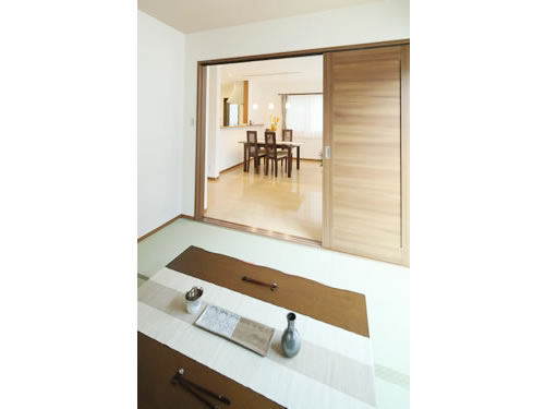 屋根をフル活用したモデルハウス