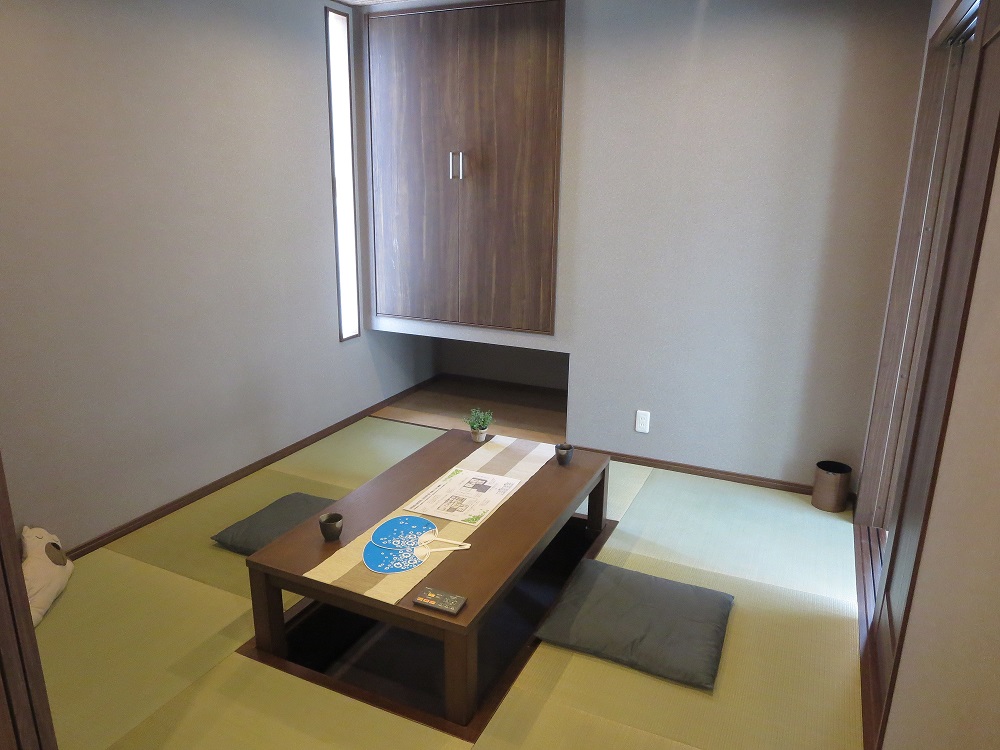 平屋のような2階建ての家