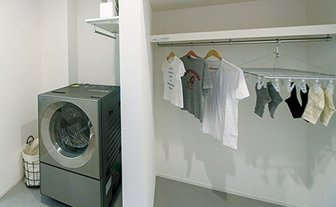 E　天気を気にせず洗濯ができる！ストレスがないランドリールーム